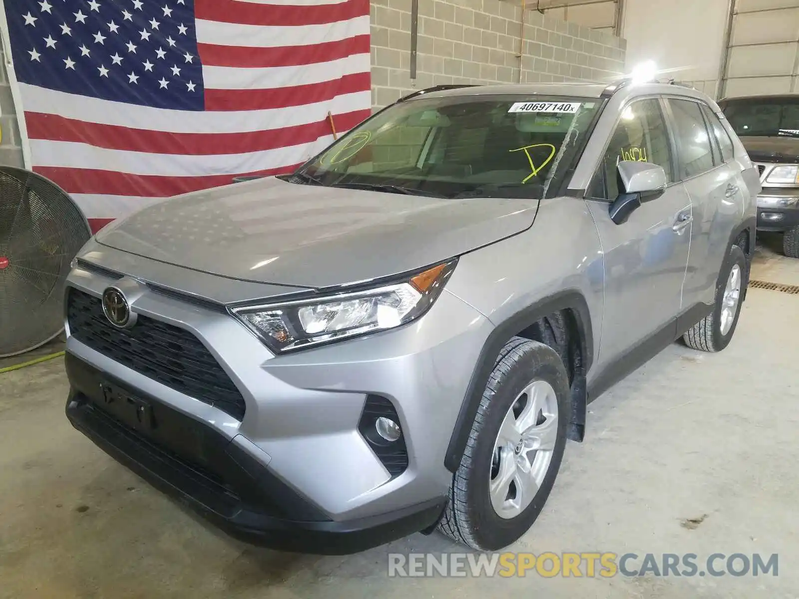 2 Photograph of a damaged car JTMP1RFV4KD039379 TOYOTA RAV4 2019