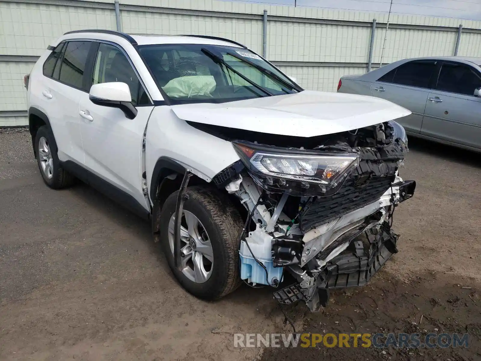 1 Photograph of a damaged car JTMP1RFV4KD041049 TOYOTA RAV4 2019