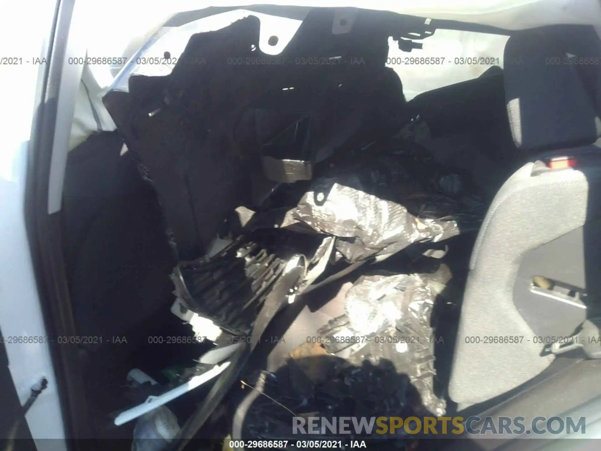 8 Photograph of a damaged car JTMP1RFV4KD041133 TOYOTA RAV4 2019