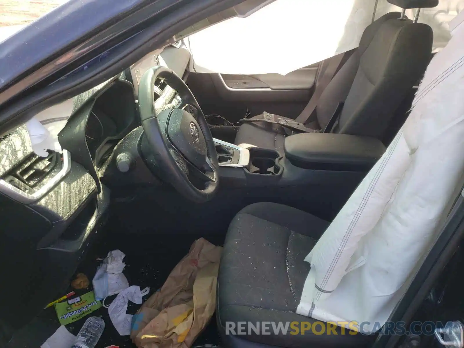 5 Photograph of a damaged car JTMP1RFV4KD042041 TOYOTA RAV4 2019