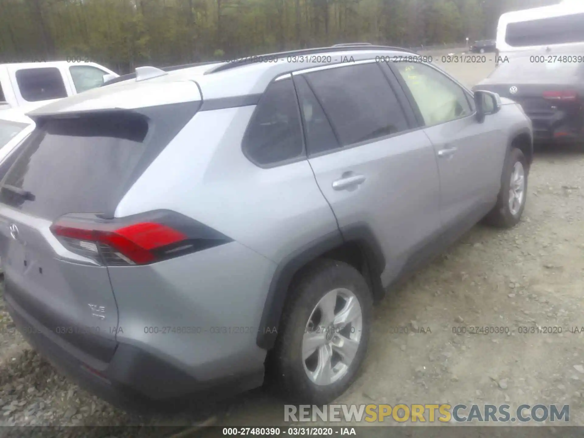 4 Photograph of a damaged car JTMP1RFV4KD046784 TOYOTA RAV4 2019