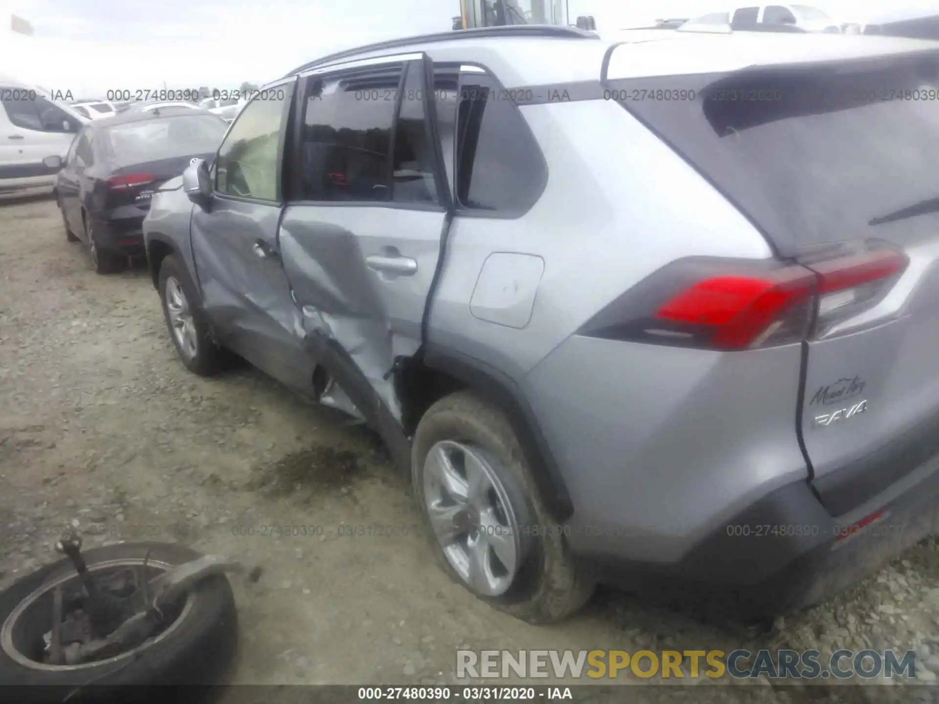 6 Photograph of a damaged car JTMP1RFV4KD046784 TOYOTA RAV4 2019