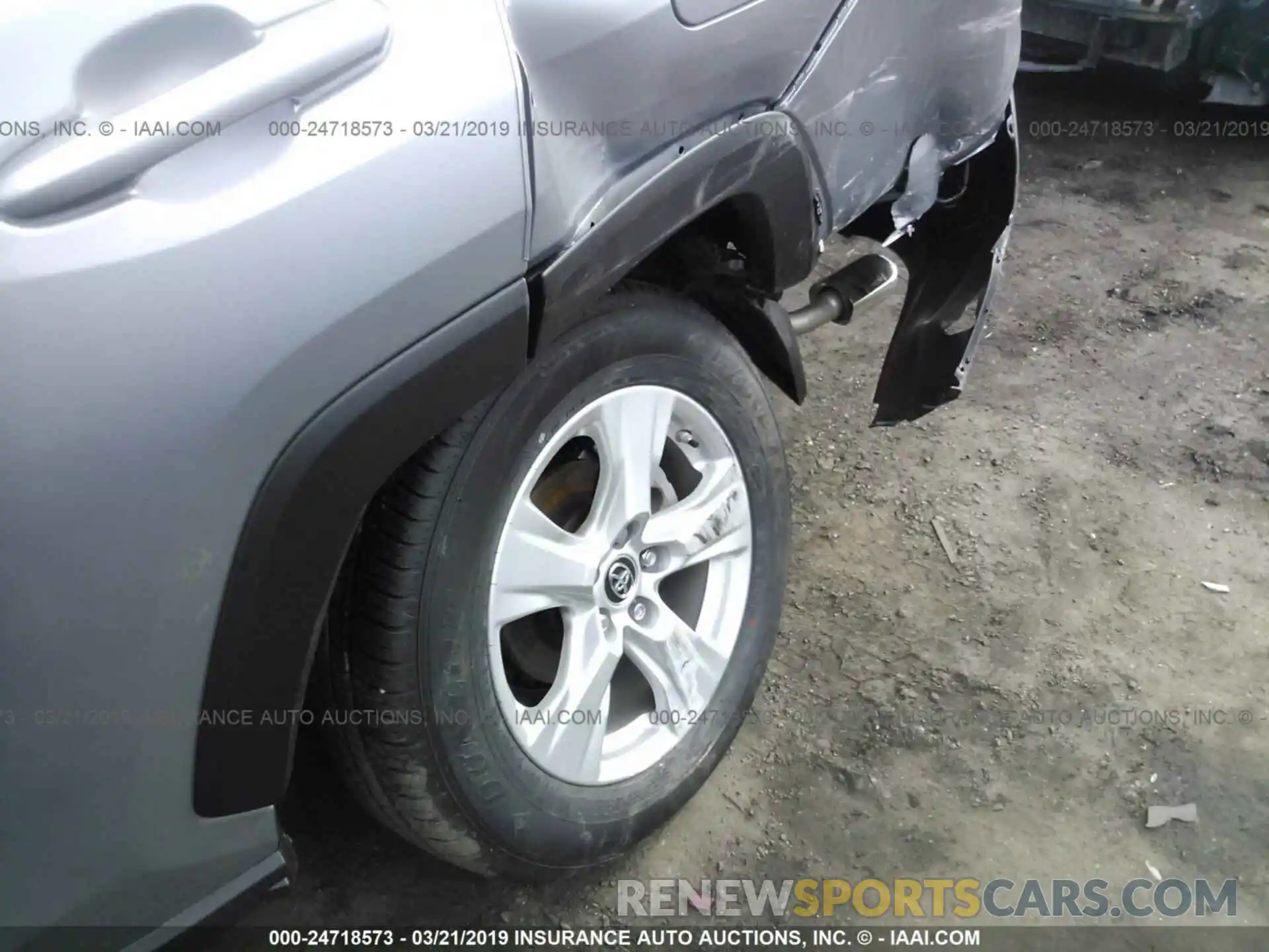 6 Photograph of a damaged car JTMP1RFV4KD500483 TOYOTA RAV4 2019