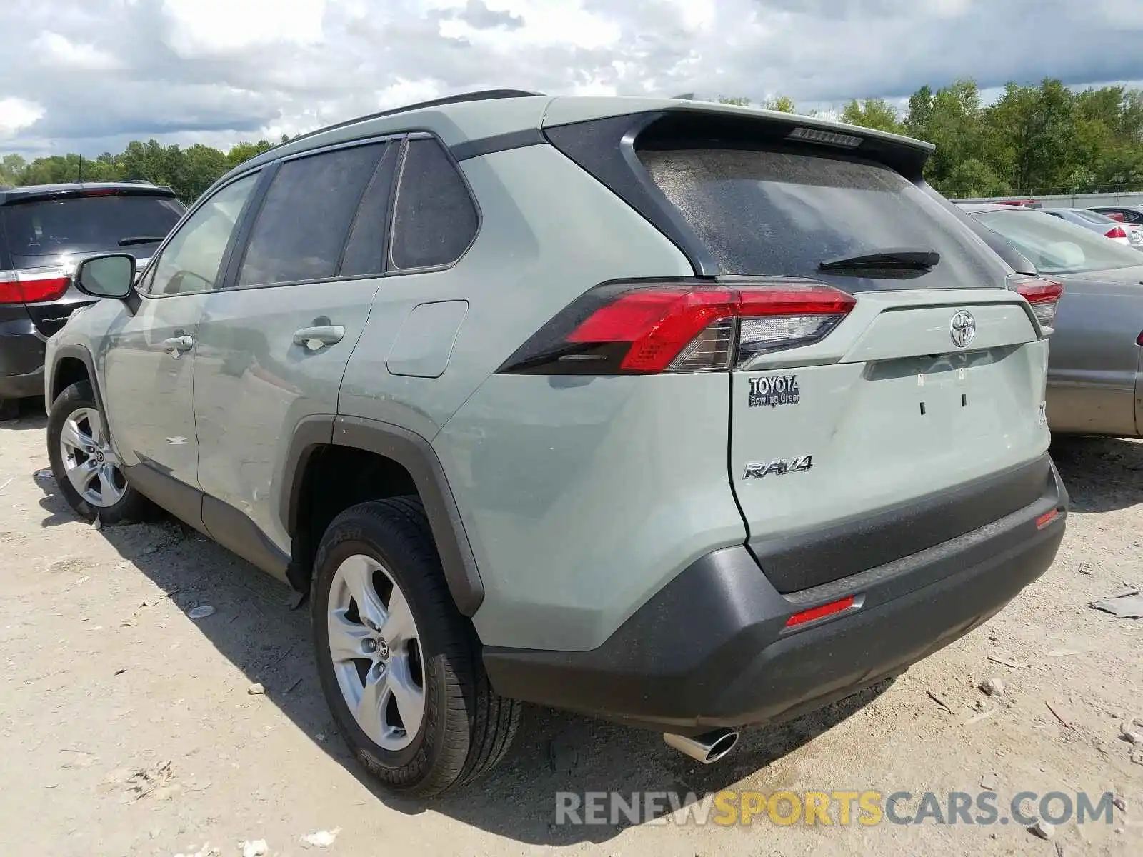 3 Photograph of a damaged car JTMP1RFV4KD506297 TOYOTA RAV4 2019