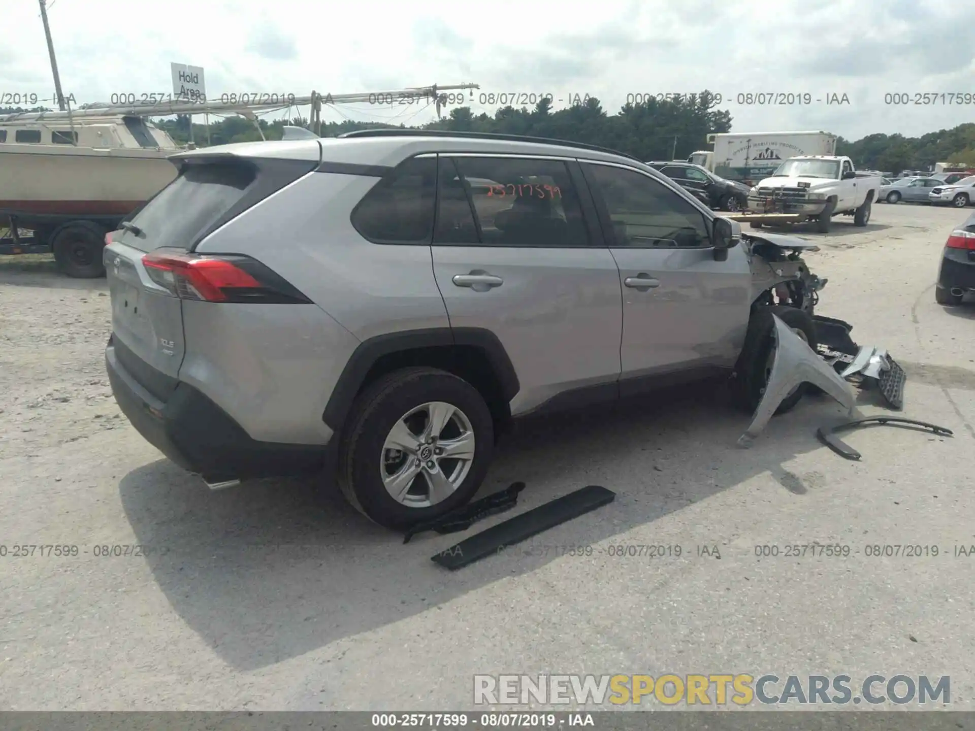 4 Photograph of a damaged car JTMP1RFV4KD516280 TOYOTA RAV4 2019