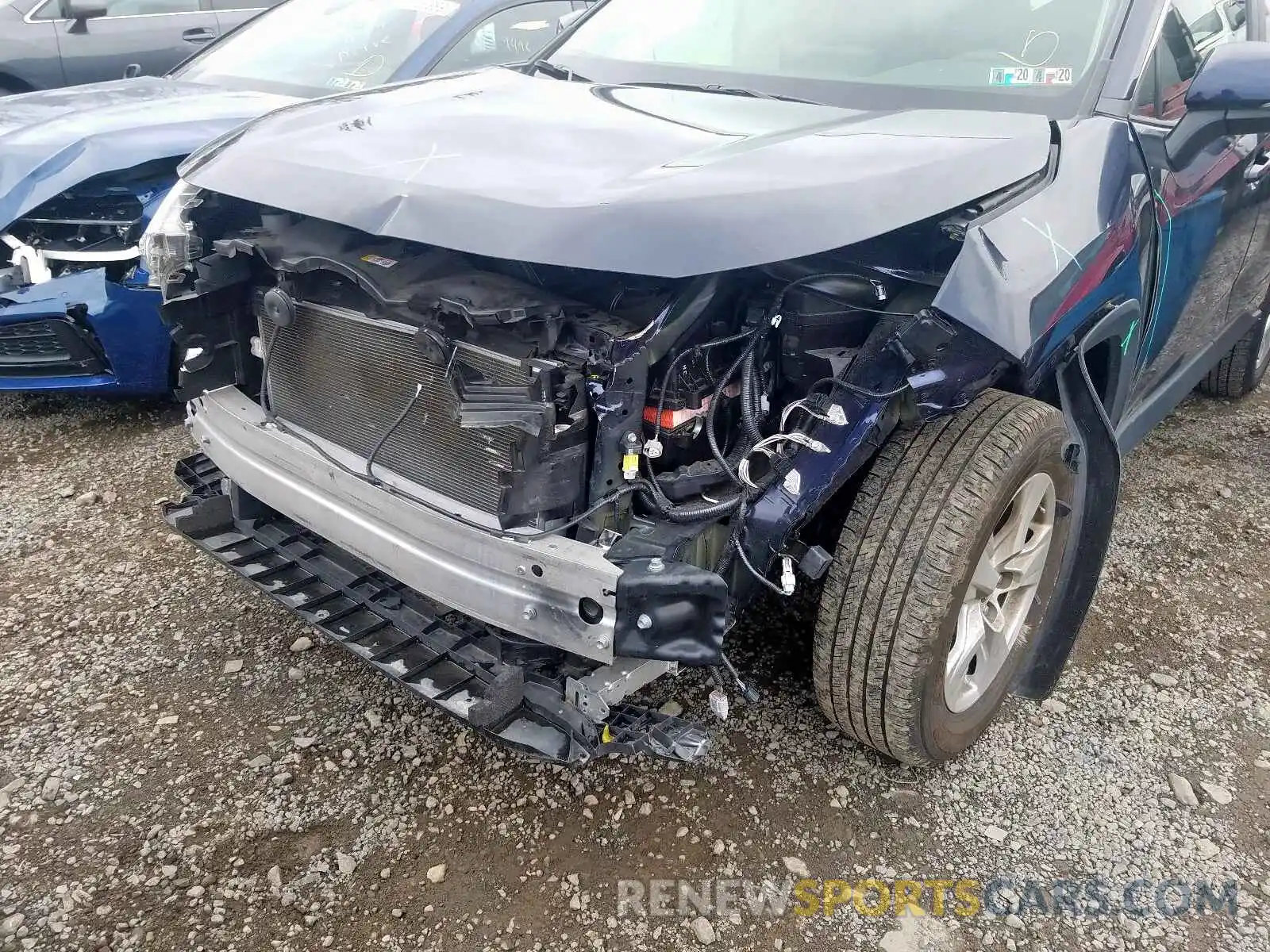 9 Photograph of a damaged car JTMP1RFV4KD517560 TOYOTA RAV4 2019