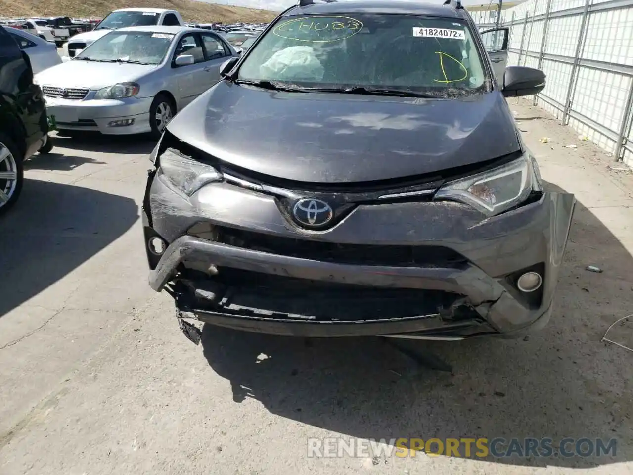 9 Photograph of a damaged car JTMP1RFV4KD517896 TOYOTA RAV4 2019