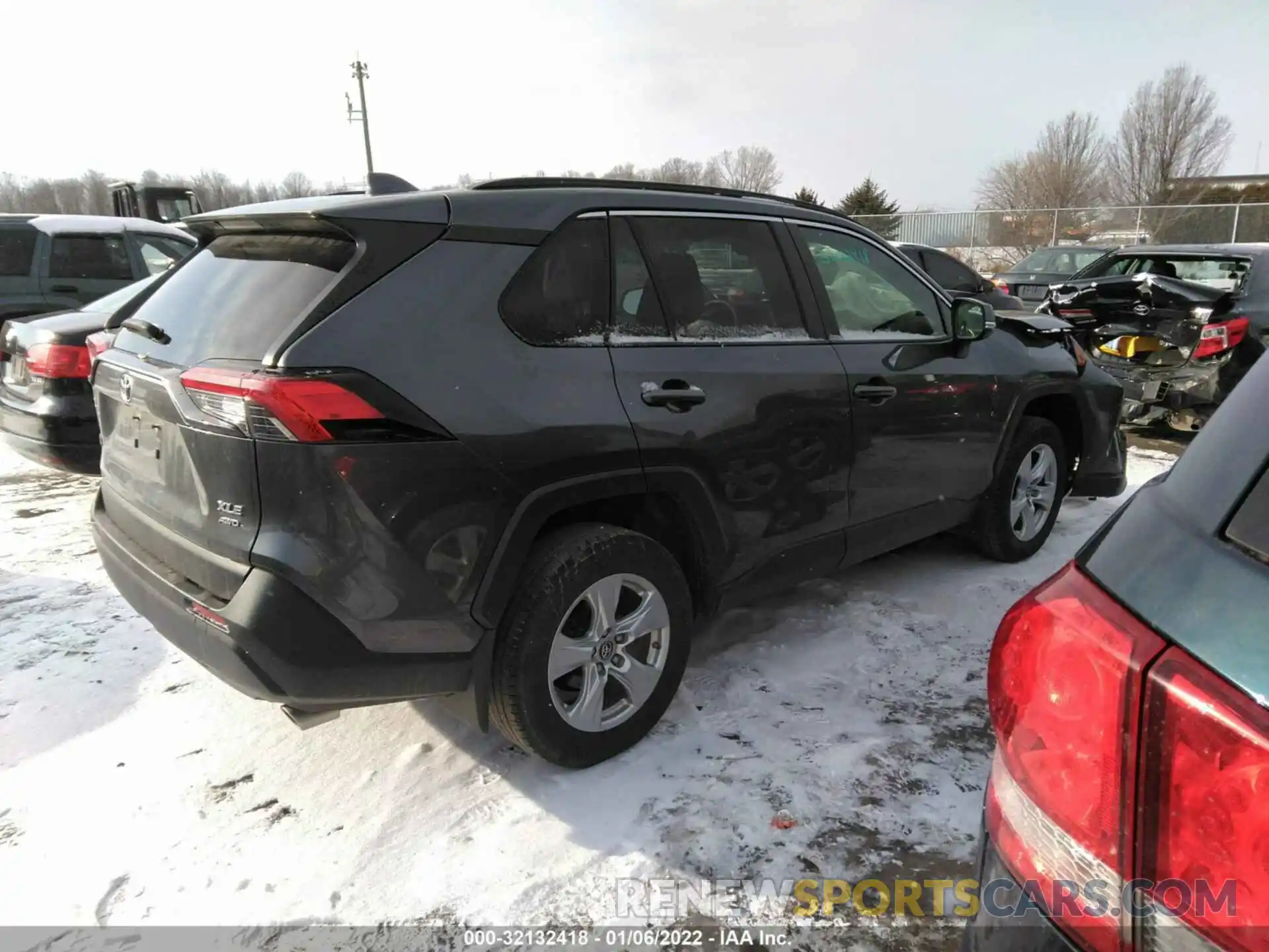 4 Photograph of a damaged car JTMP1RFV4KD519812 TOYOTA RAV4 2019