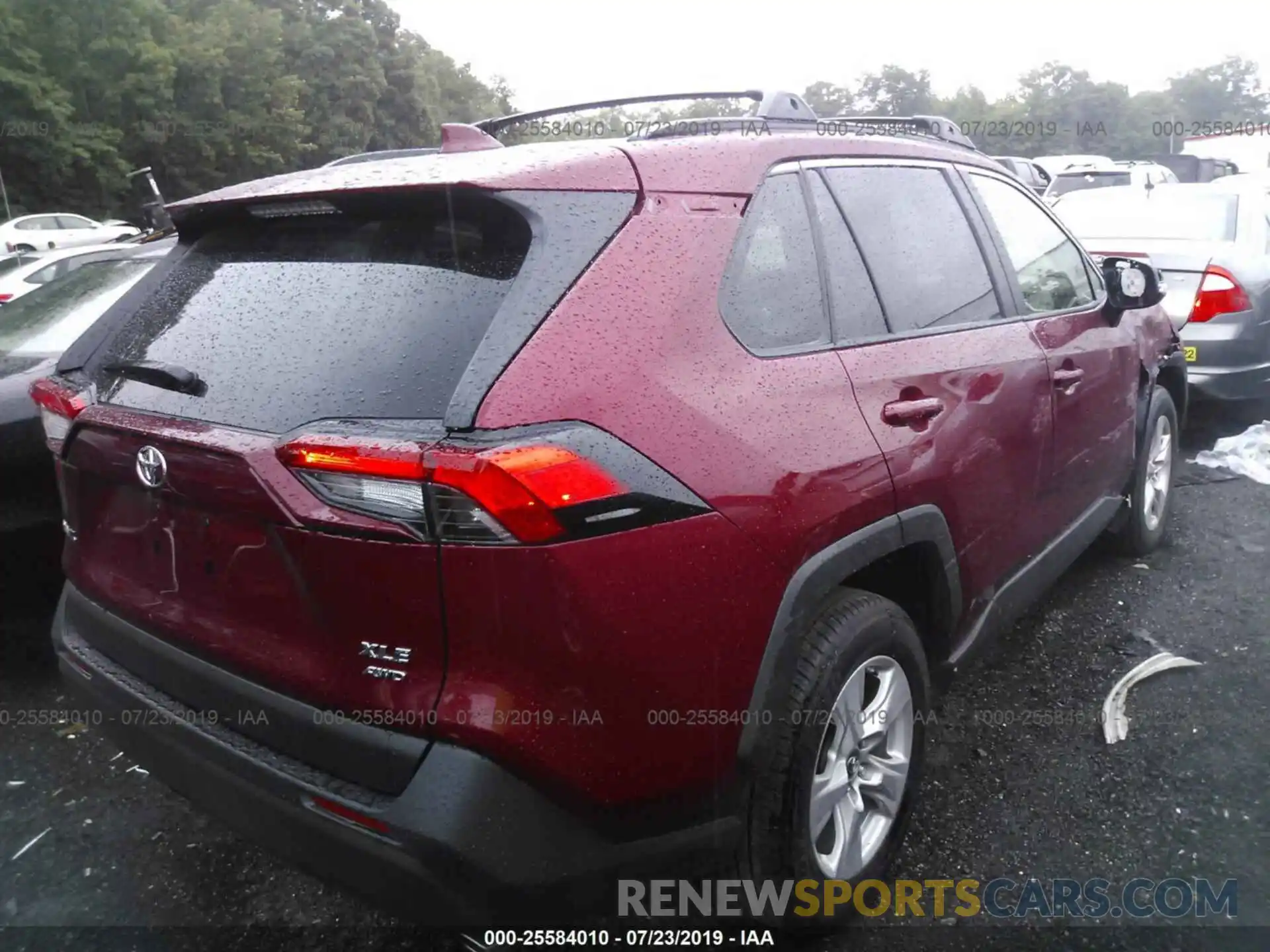 4 Photograph of a damaged car JTMP1RFV4KJ009428 TOYOTA RAV4 2019