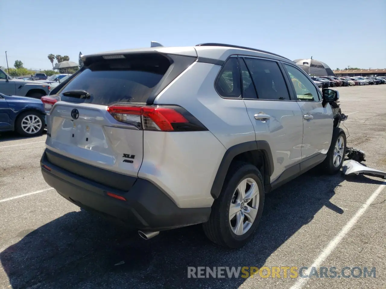 4 Photograph of a damaged car JTMP1RFV4KJ015407 TOYOTA RAV4 2019