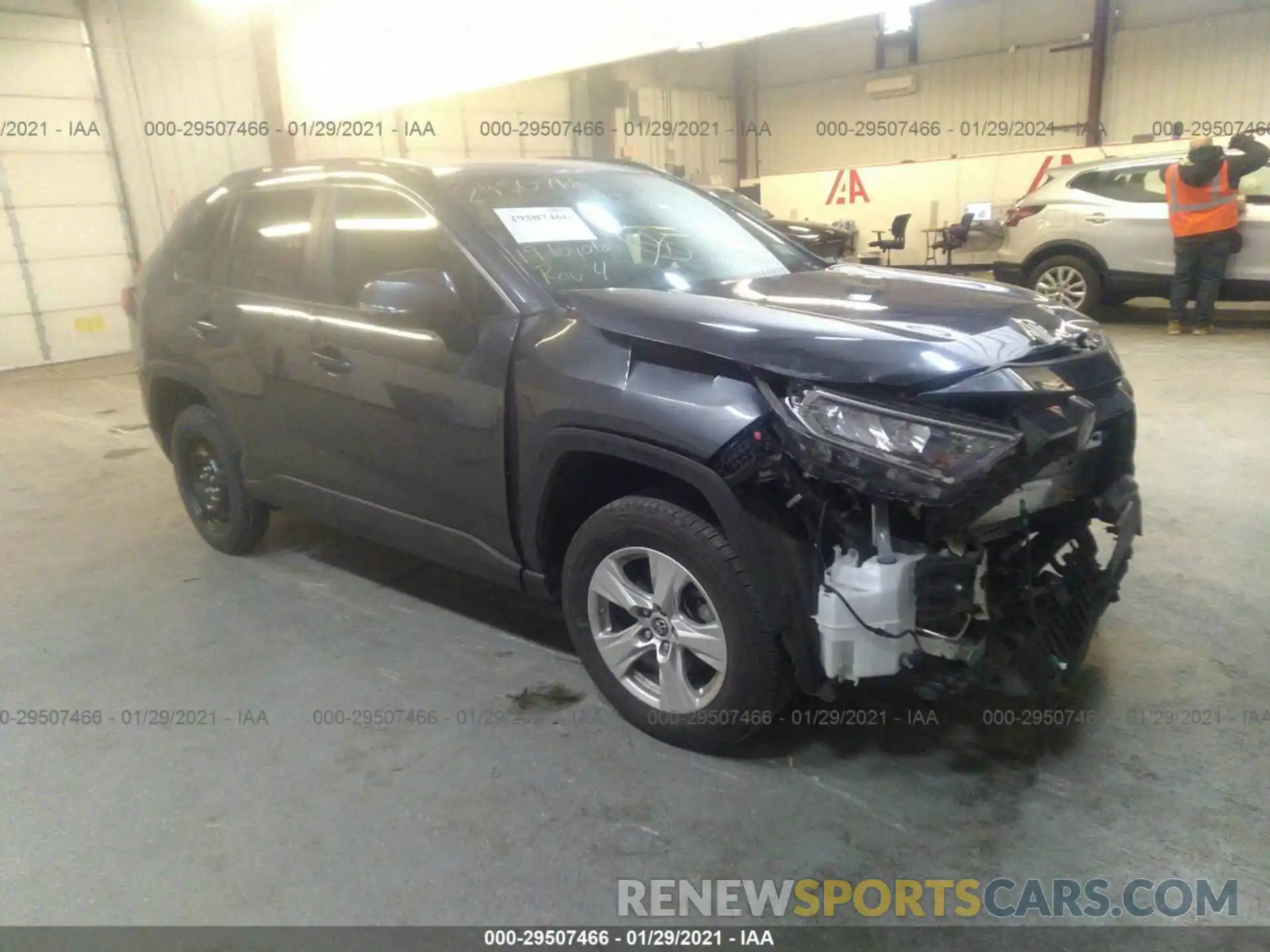 1 Photograph of a damaged car JTMP1RFV4KJ020770 TOYOTA RAV4 2019