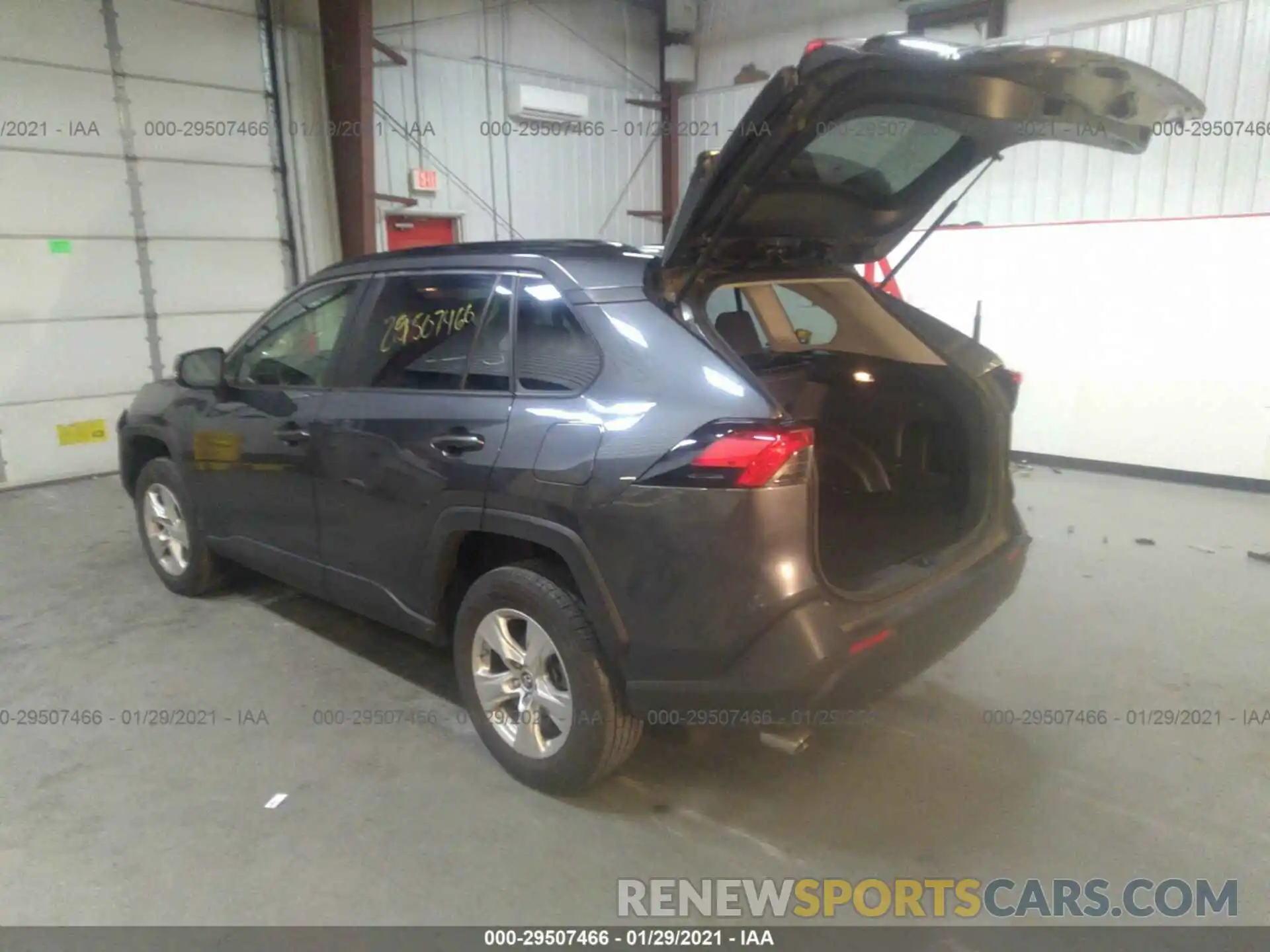 3 Photograph of a damaged car JTMP1RFV4KJ020770 TOYOTA RAV4 2019