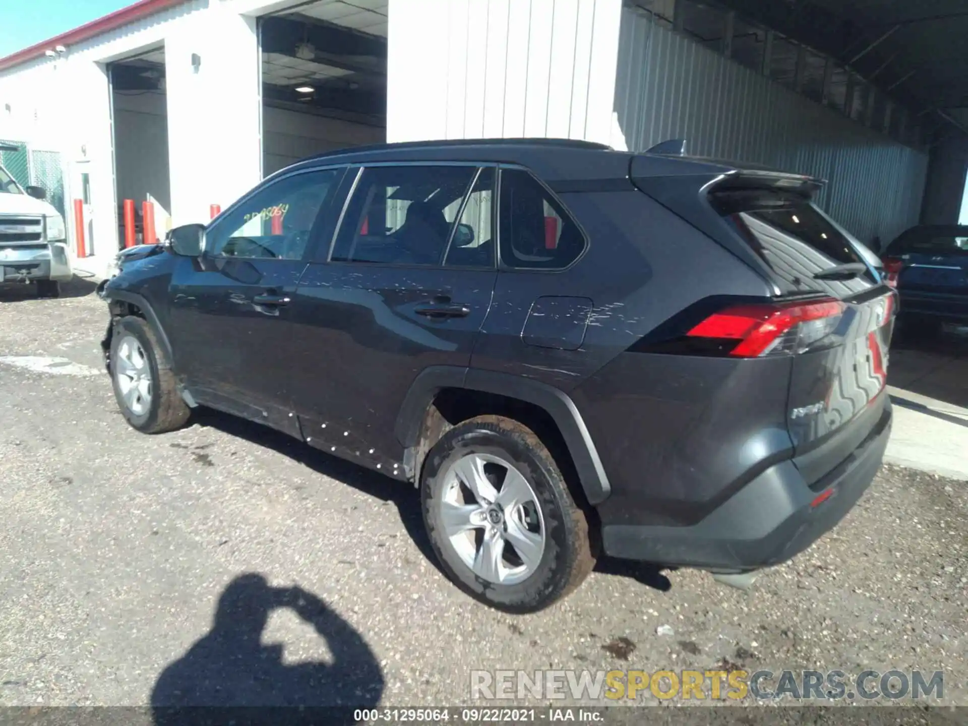 3 Photograph of a damaged car JTMP1RFV4KJ023524 TOYOTA RAV4 2019