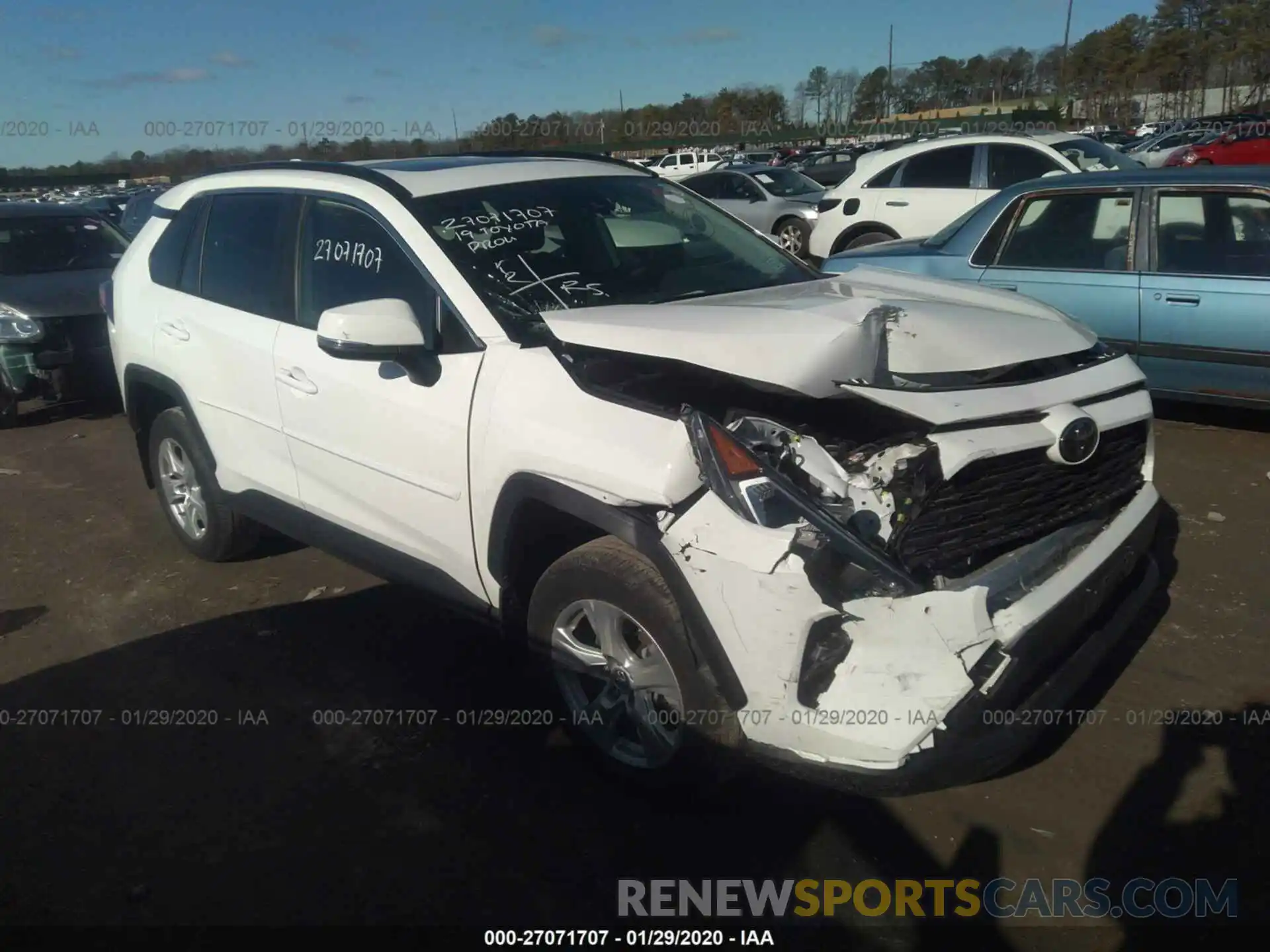 1 Photograph of a damaged car JTMP1RFV5KD007735 TOYOTA RAV4 2019