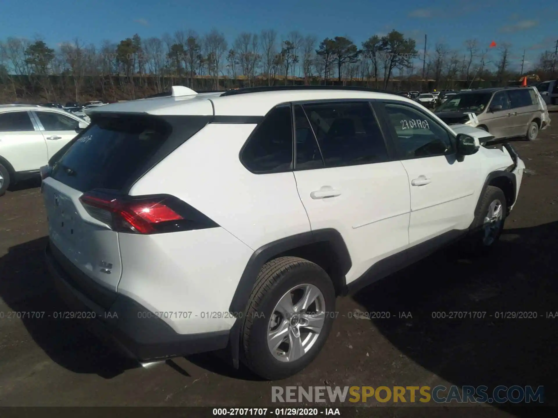 4 Photograph of a damaged car JTMP1RFV5KD007735 TOYOTA RAV4 2019