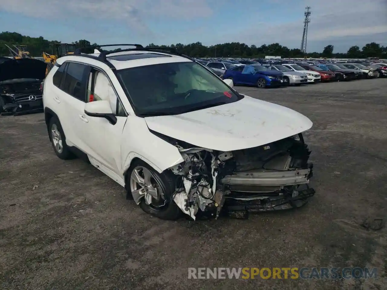 1 Photograph of a damaged car JTMP1RFV5KD008562 TOYOTA RAV4 2019