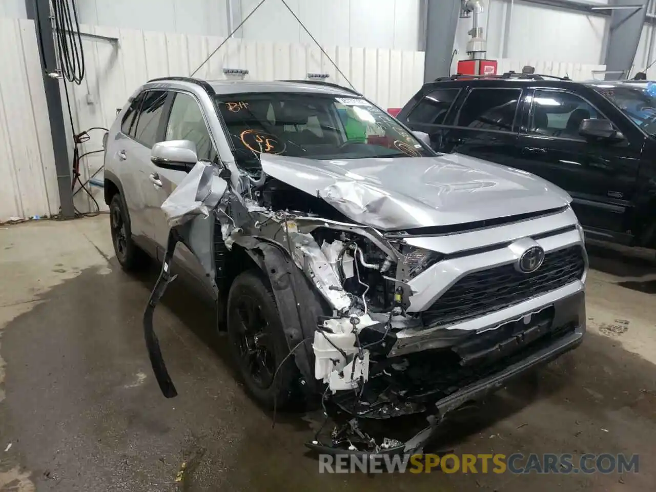 1 Photograph of a damaged car JTMP1RFV5KD012787 TOYOTA RAV4 2019