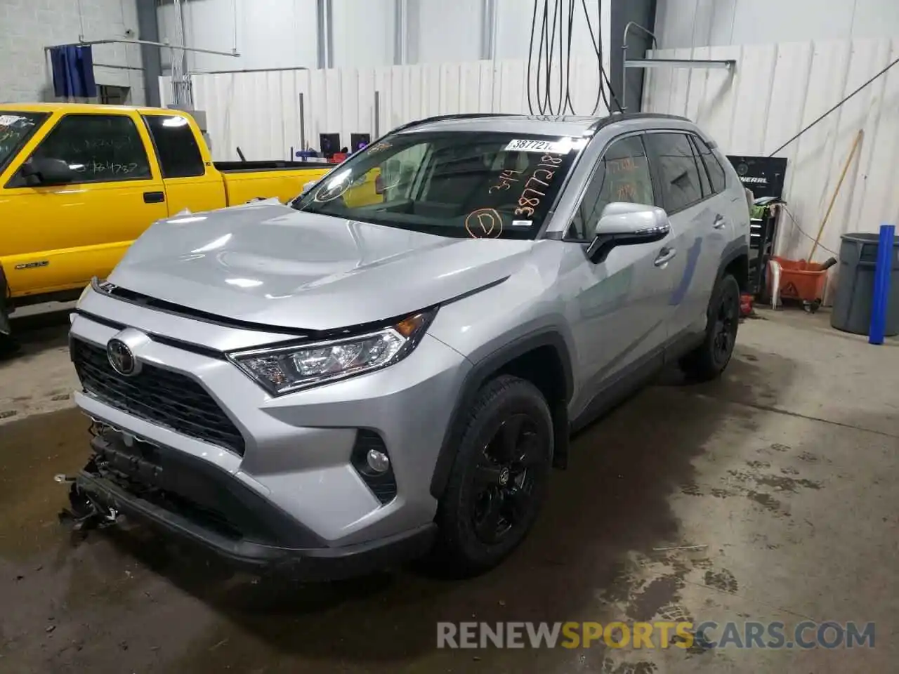 2 Photograph of a damaged car JTMP1RFV5KD012787 TOYOTA RAV4 2019