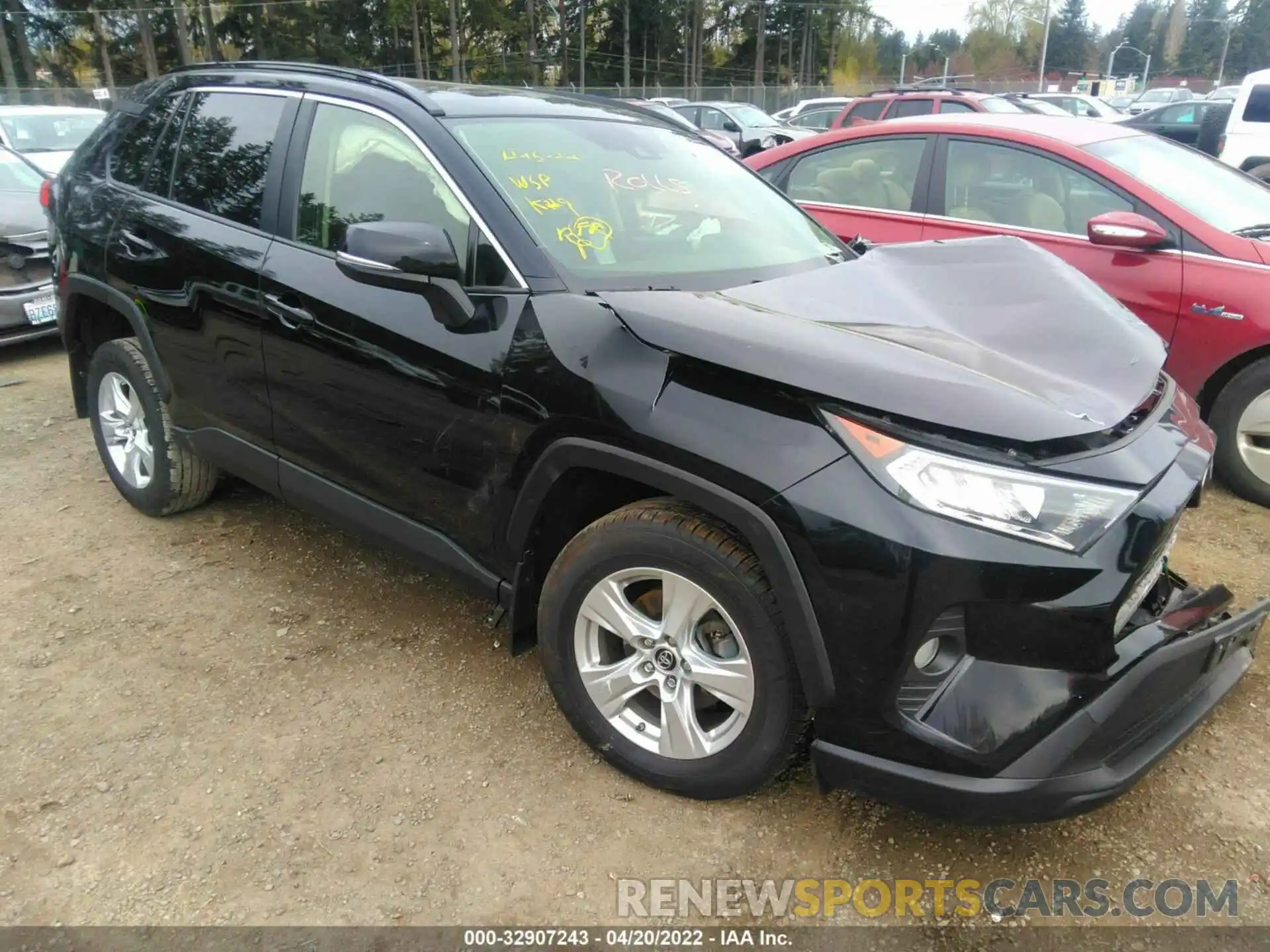 1 Photograph of a damaged car JTMP1RFV5KD014829 TOYOTA RAV4 2019