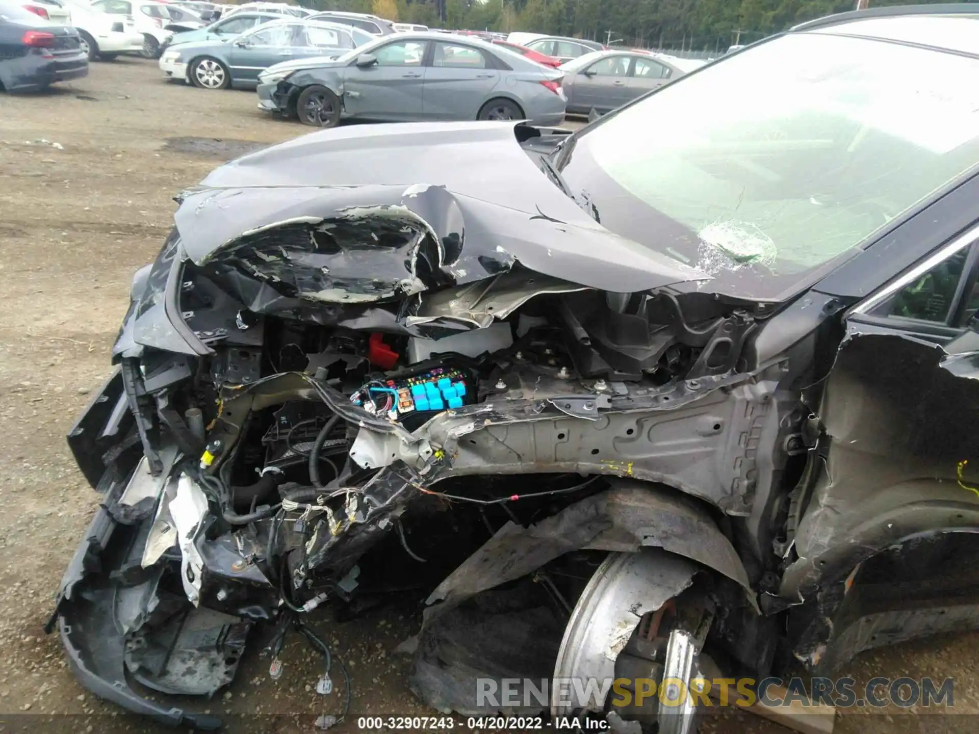 6 Photograph of a damaged car JTMP1RFV5KD014829 TOYOTA RAV4 2019