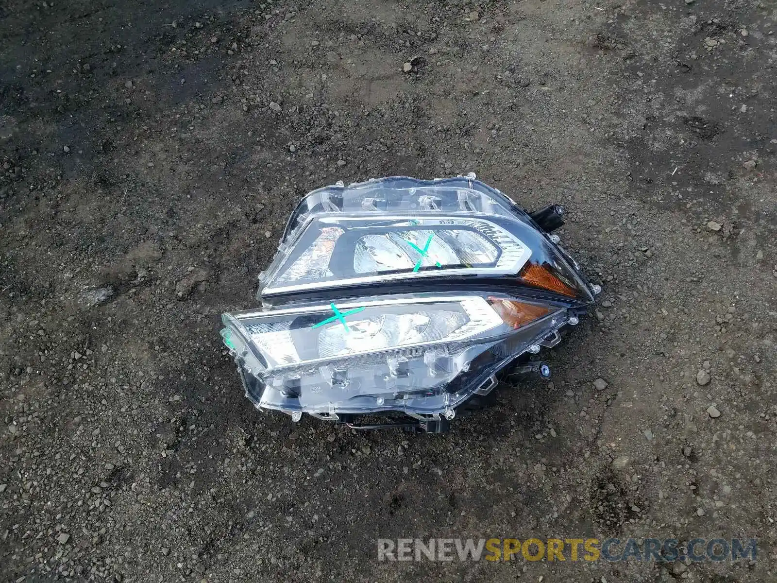 9 Photograph of a damaged car JTMP1RFV5KD020727 TOYOTA RAV4 2019