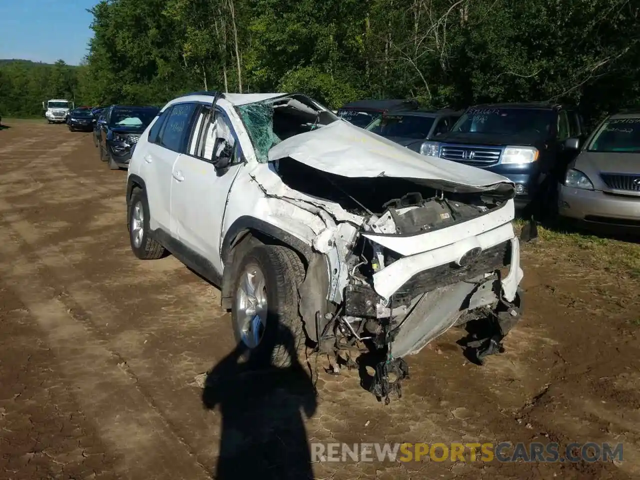 1 Photograph of a damaged car JTMP1RFV5KD020811 TOYOTA RAV4 2019