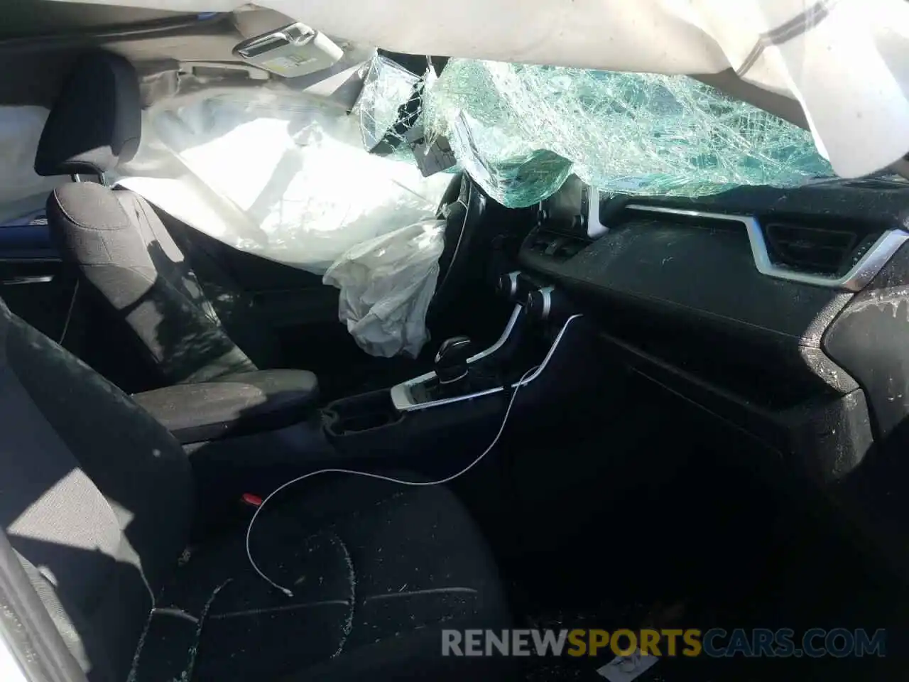 5 Photograph of a damaged car JTMP1RFV5KD020811 TOYOTA RAV4 2019