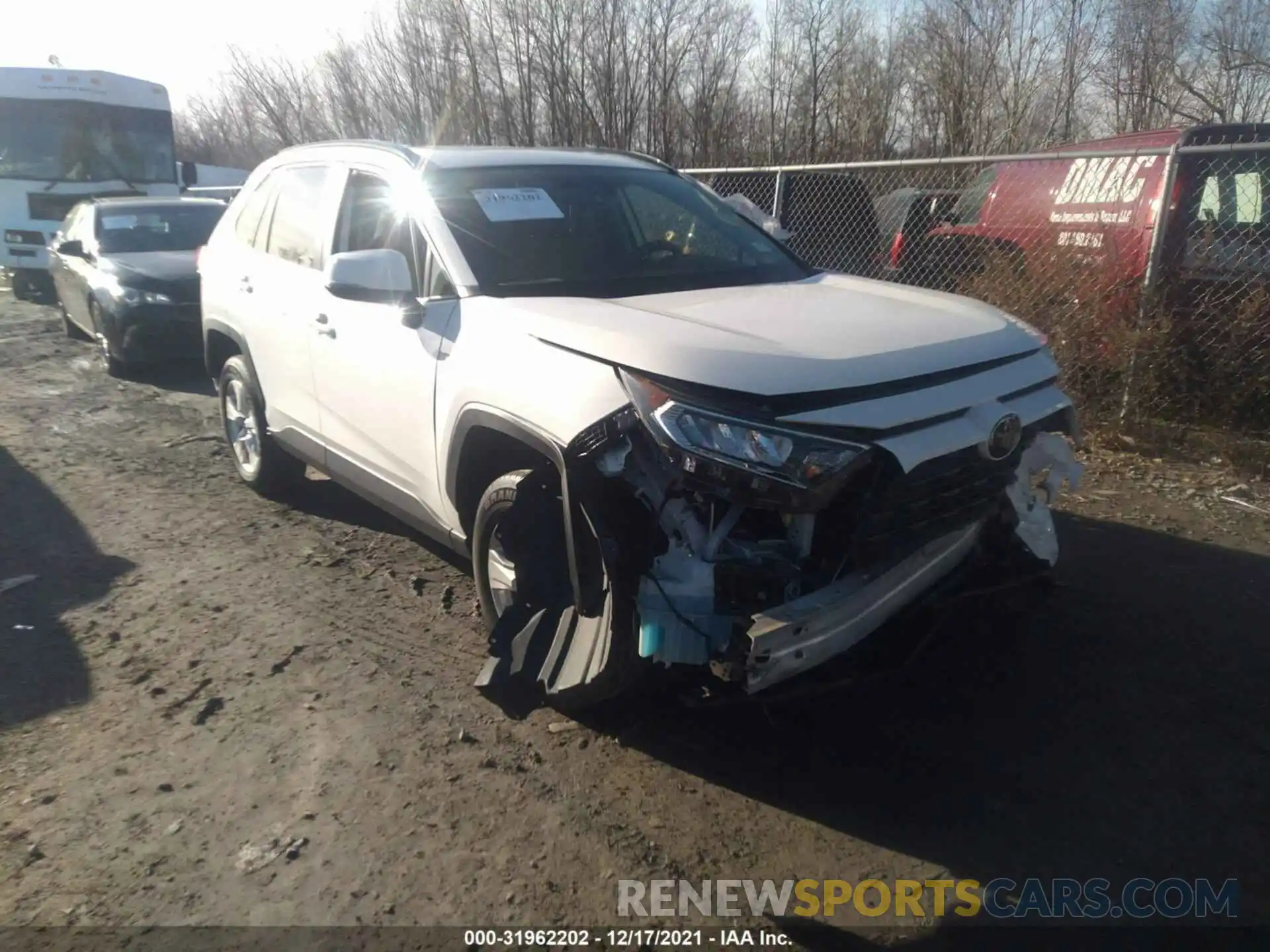 1 Photograph of a damaged car JTMP1RFV5KD024132 TOYOTA RAV4 2019