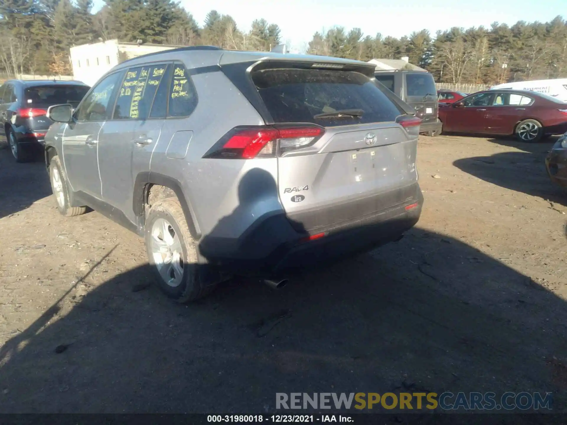 3 Фотография поврежденного автомобиля JTMP1RFV5KD028827 TOYOTA RAV4 2019