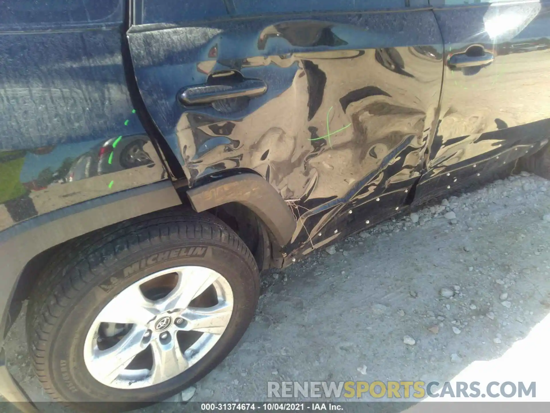 5 Photograph of a damaged car JTMP1RFV5KD029265 TOYOTA RAV4 2019