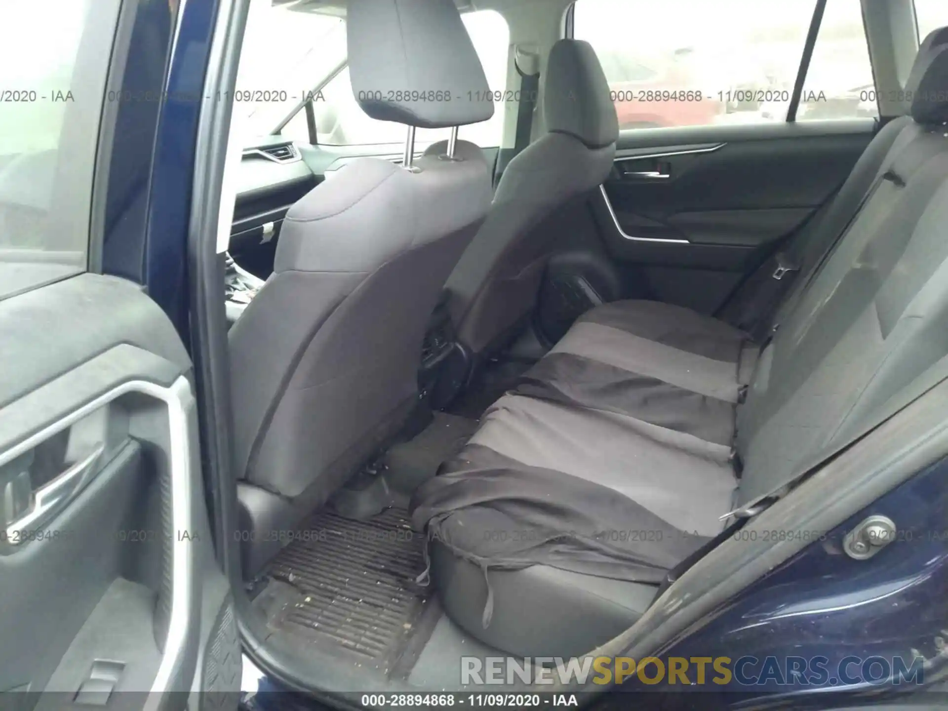 8 Photograph of a damaged car JTMP1RFV5KD029296 TOYOTA RAV4 2019