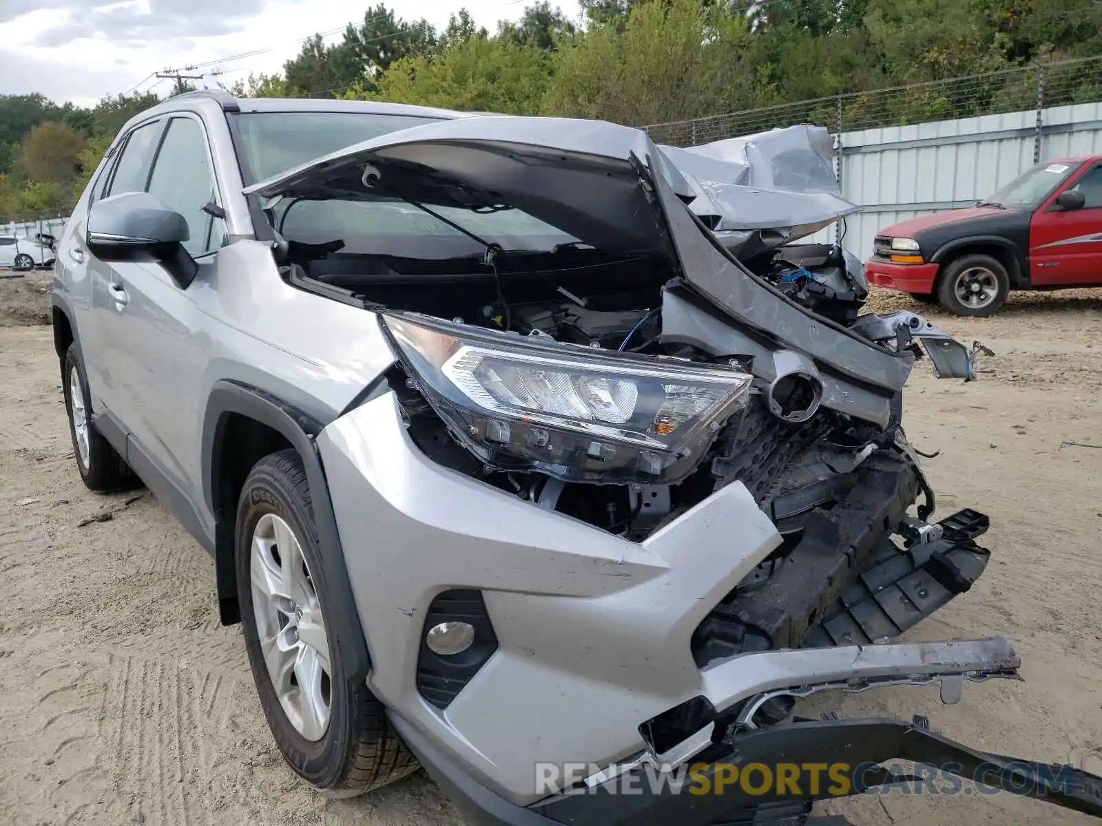 1 Photograph of a damaged car JTMP1RFV5KD044557 TOYOTA RAV4 2019