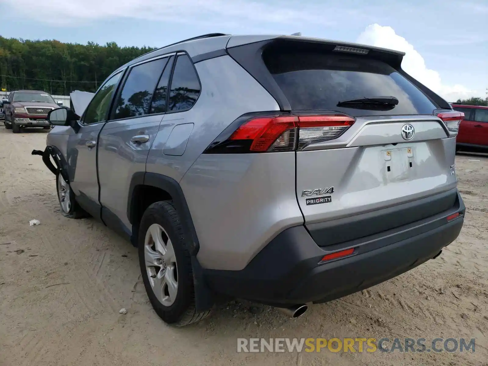 3 Photograph of a damaged car JTMP1RFV5KD044557 TOYOTA RAV4 2019