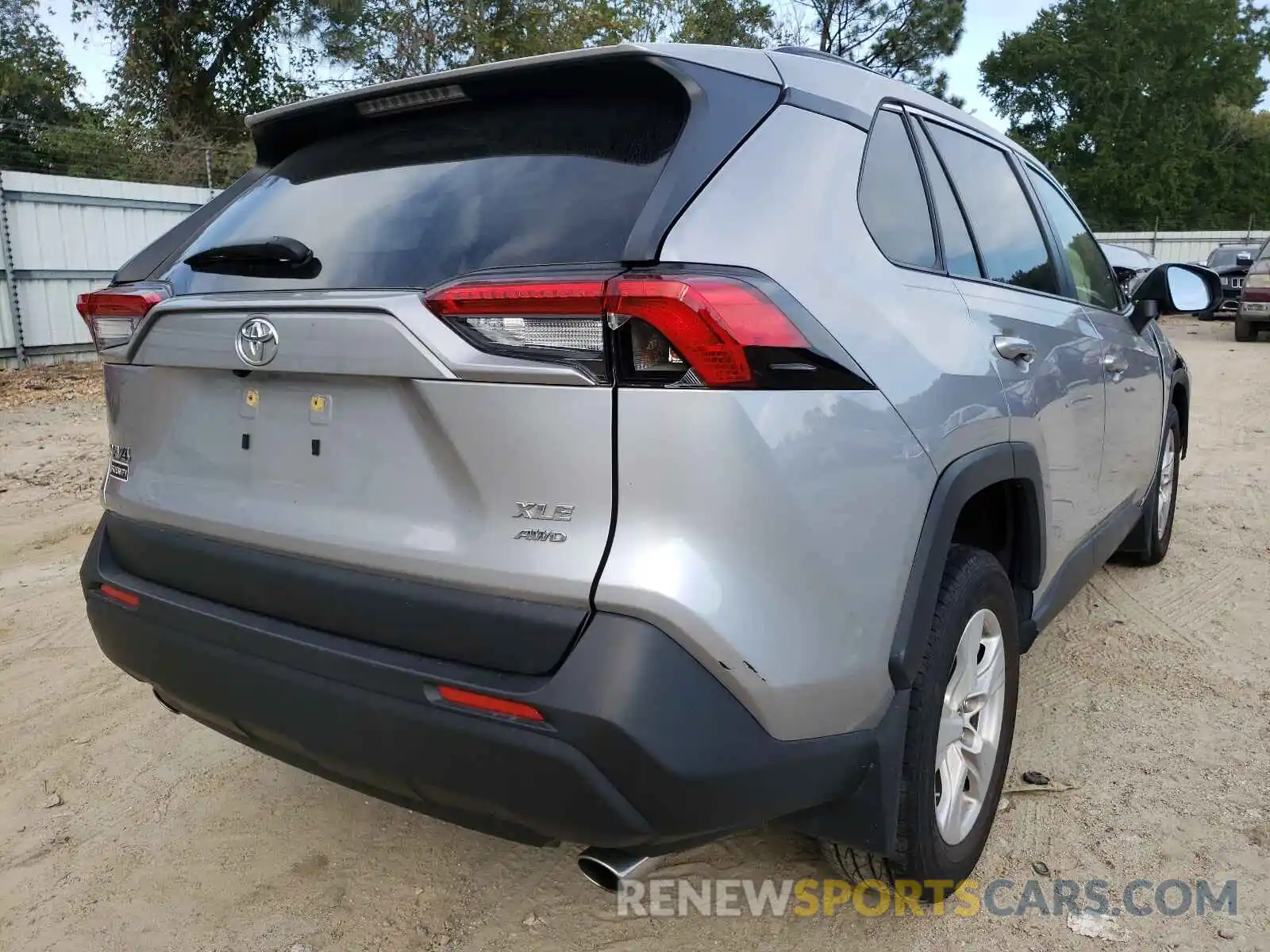 4 Photograph of a damaged car JTMP1RFV5KD044557 TOYOTA RAV4 2019