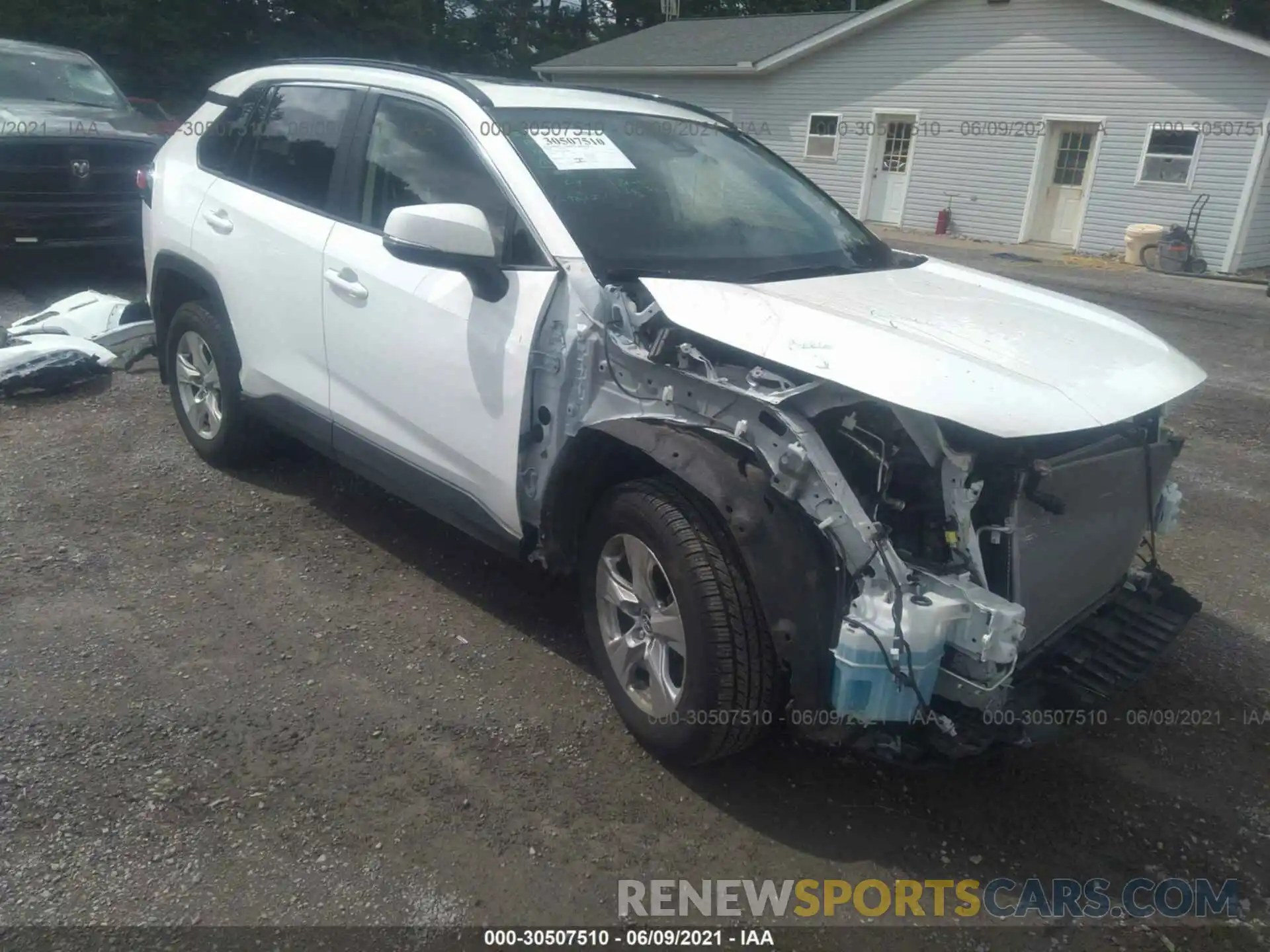 1 Photograph of a damaged car JTMP1RFV5KD508978 TOYOTA RAV4 2019