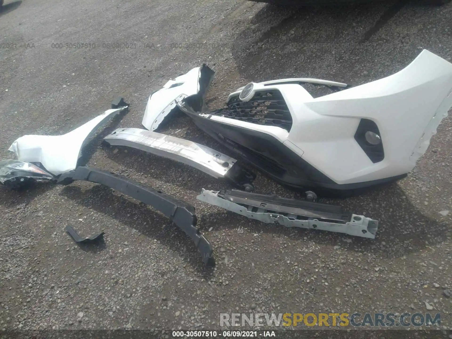 12 Photograph of a damaged car JTMP1RFV5KD508978 TOYOTA RAV4 2019