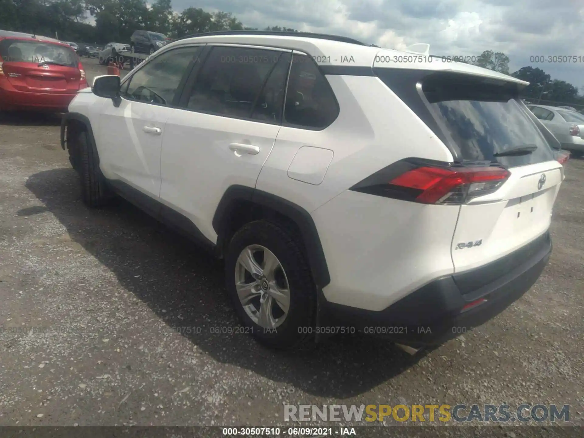 3 Photograph of a damaged car JTMP1RFV5KD508978 TOYOTA RAV4 2019