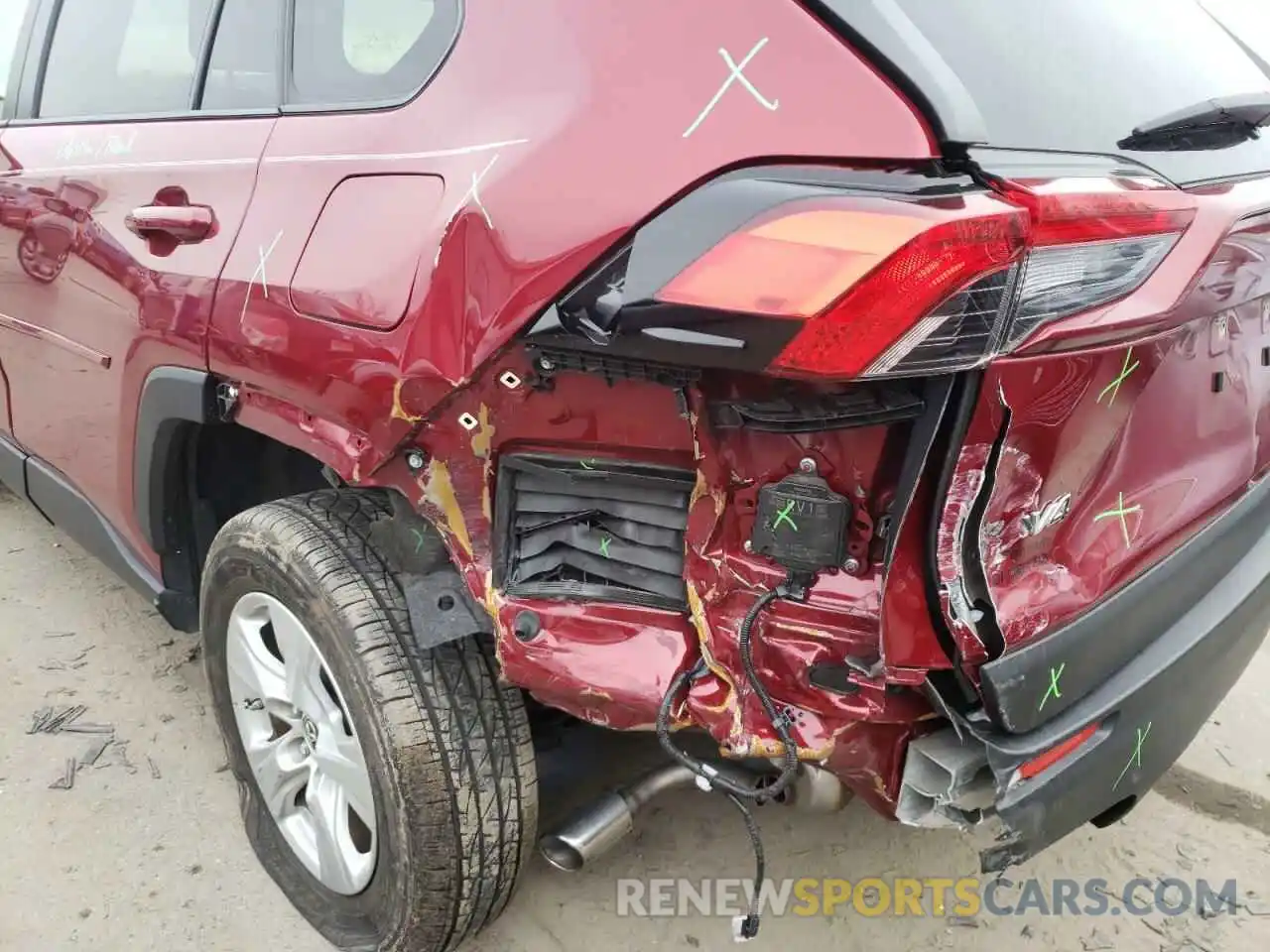 9 Photograph of a damaged car JTMP1RFV5KD510634 TOYOTA RAV4 2019