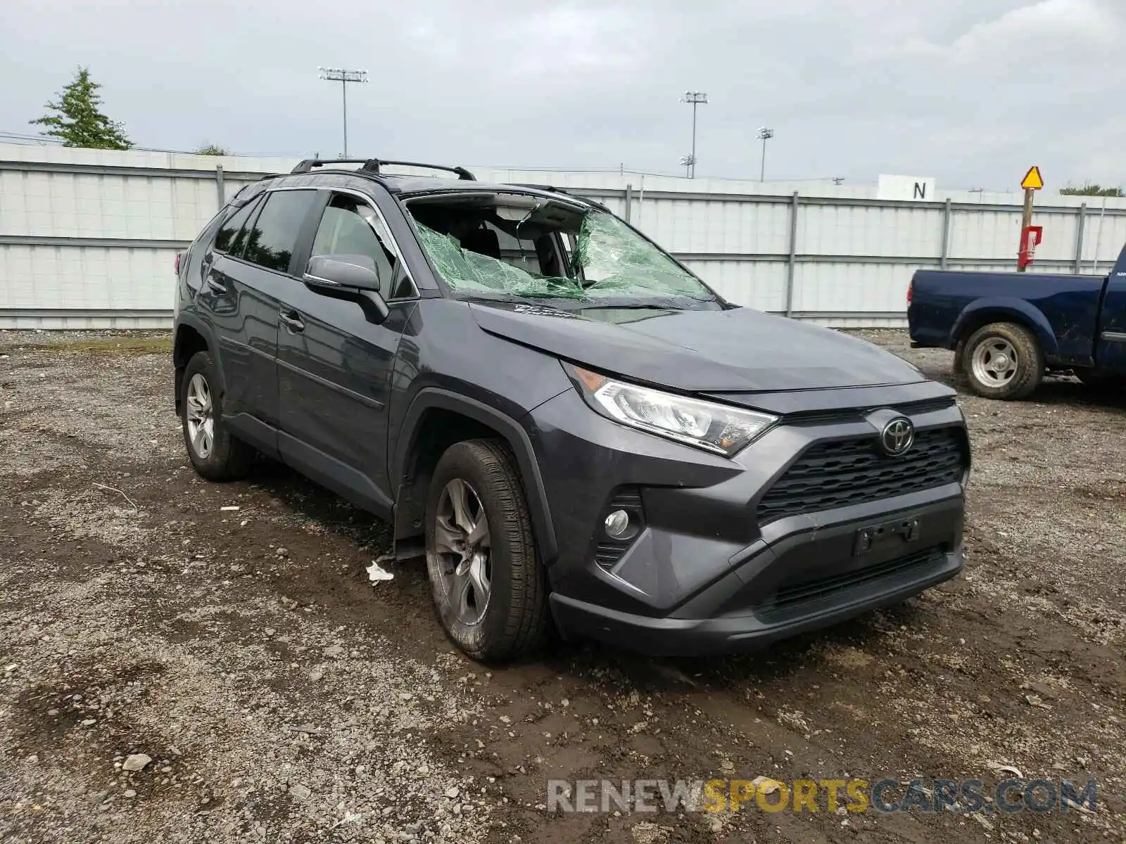 1 Photograph of a damaged car JTMP1RFV5KJ010667 TOYOTA RAV4 2019