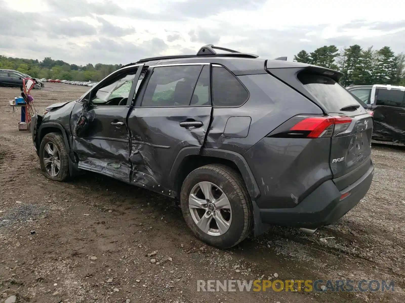 3 Photograph of a damaged car JTMP1RFV5KJ010667 TOYOTA RAV4 2019