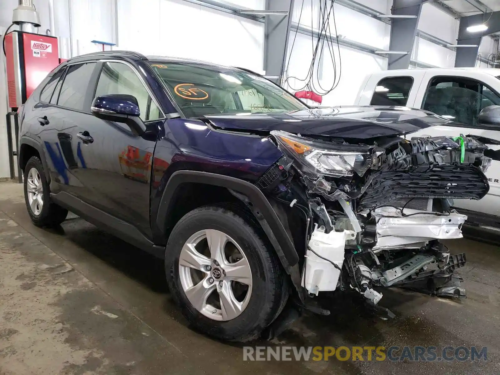 1 Photograph of a damaged car JTMP1RFV5KJ019420 TOYOTA RAV4 2019