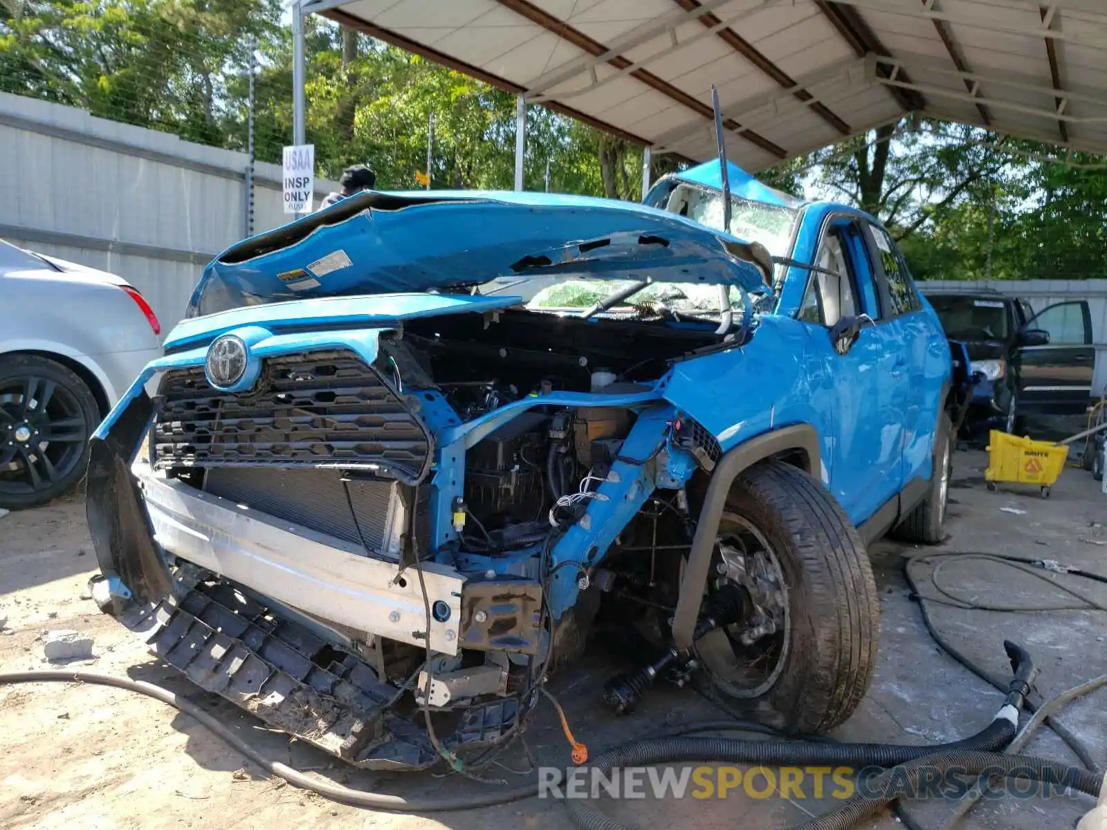 2 Photograph of a damaged car JTMP1RFV5KJ019692 TOYOTA RAV4 2019