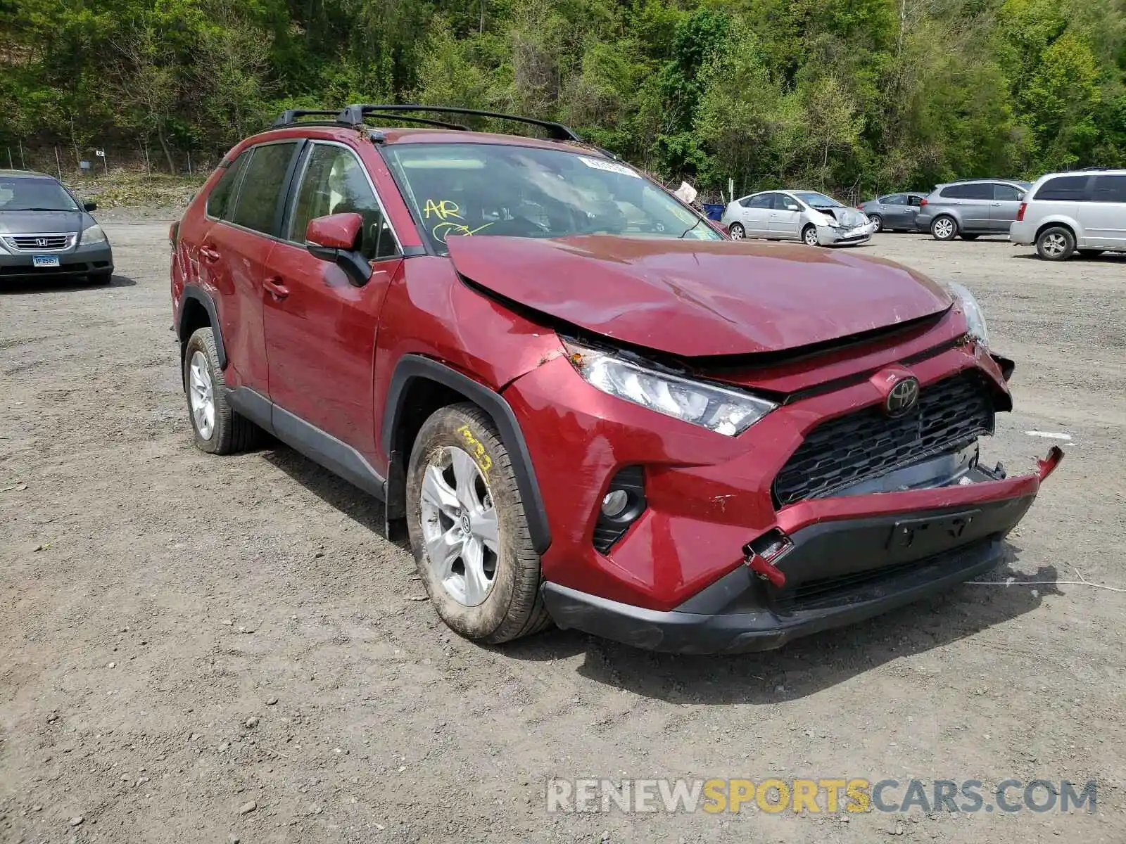 1 Photograph of a damaged car JTMP1RFV5KJ019949 TOYOTA RAV4 2019