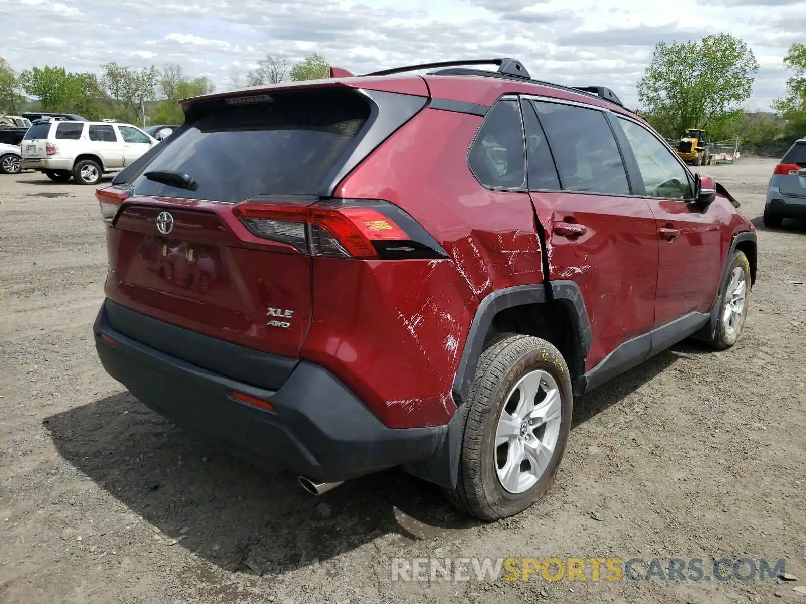 4 Photograph of a damaged car JTMP1RFV5KJ019949 TOYOTA RAV4 2019