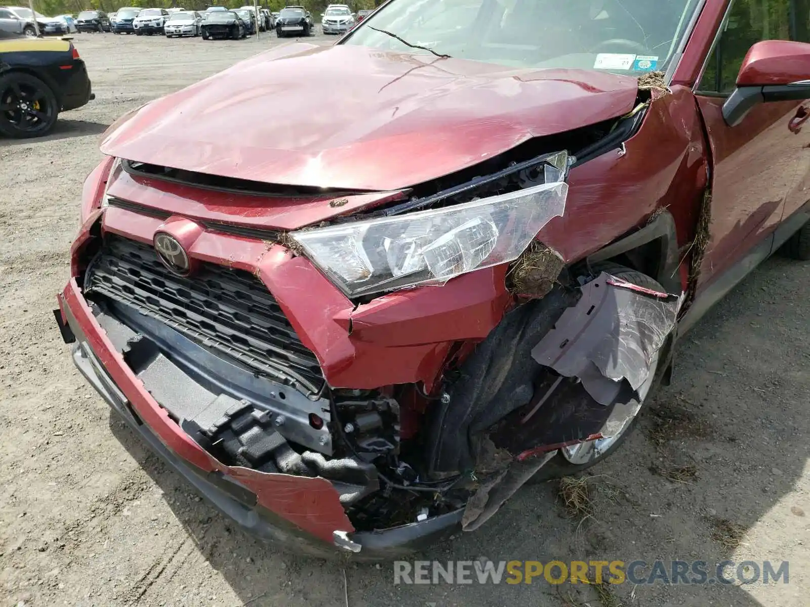 9 Photograph of a damaged car JTMP1RFV5KJ019949 TOYOTA RAV4 2019