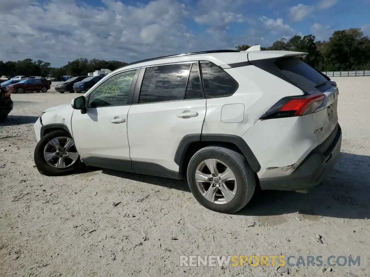 2 Photograph of a damaged car JTMP1RFV5KJ021555 TOYOTA RAV4 2019