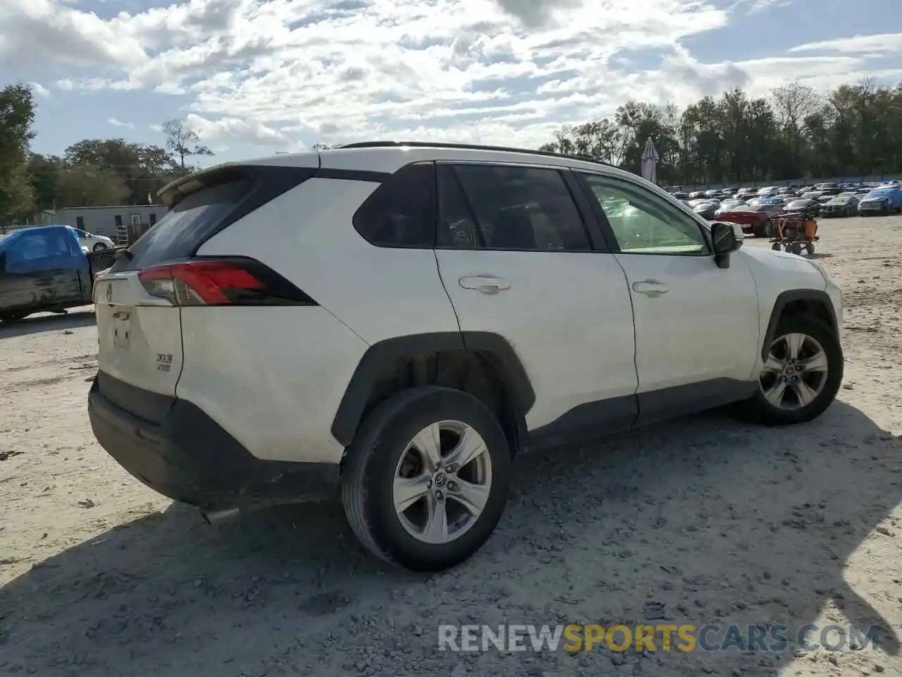 3 Photograph of a damaged car JTMP1RFV5KJ021555 TOYOTA RAV4 2019