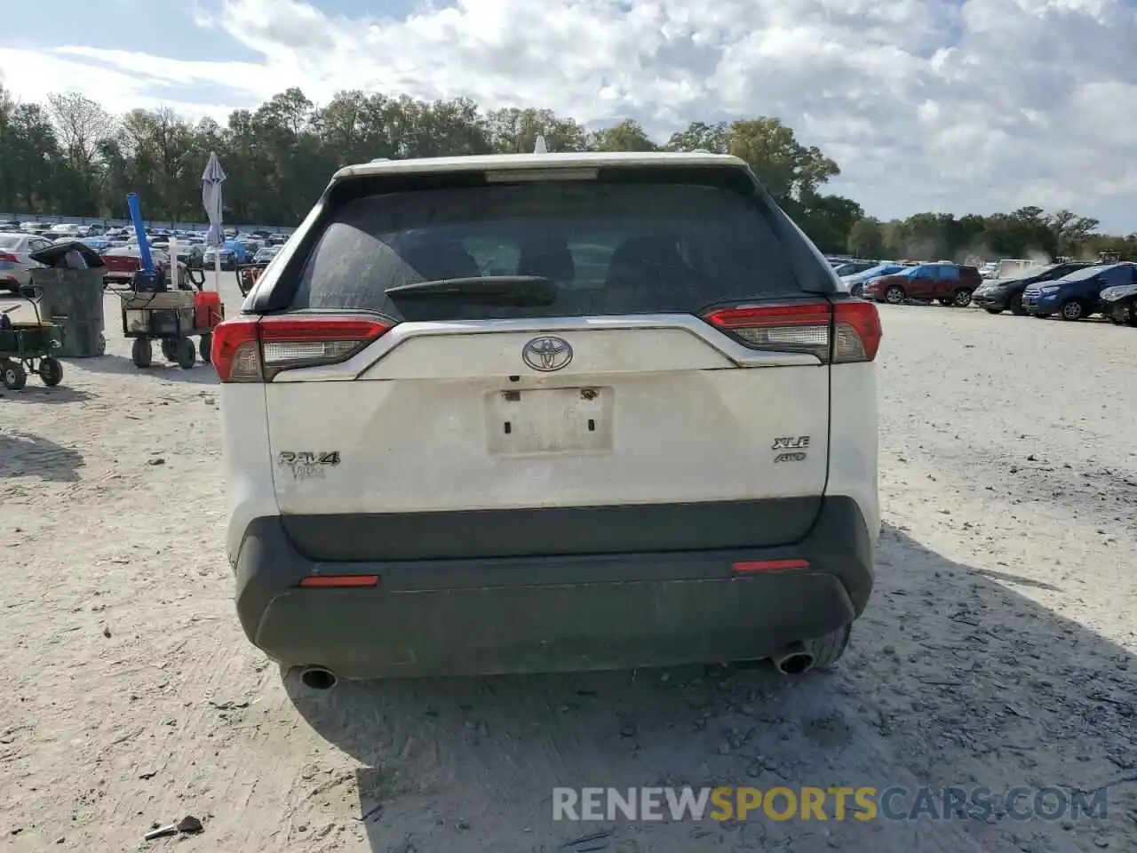 6 Photograph of a damaged car JTMP1RFV5KJ021555 TOYOTA RAV4 2019