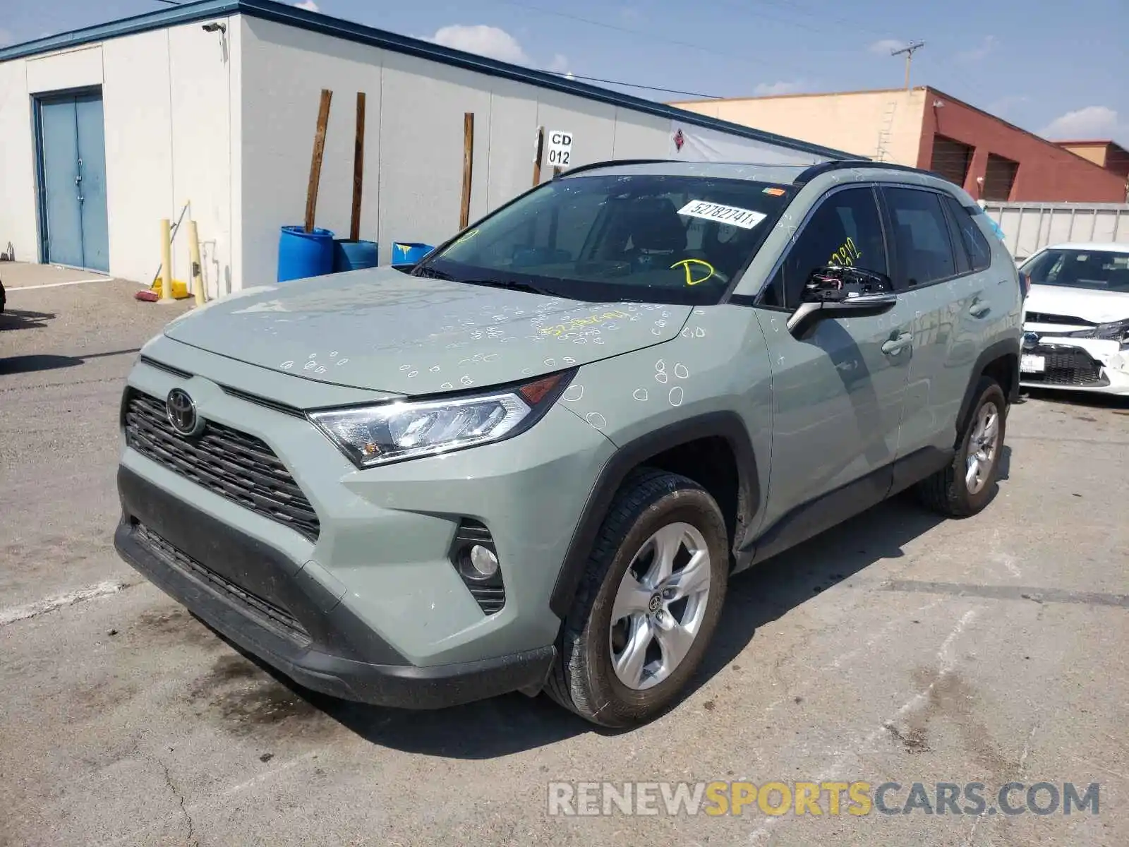 2 Photograph of a damaged car JTMP1RFV5KJ022947 TOYOTA RAV4 2019