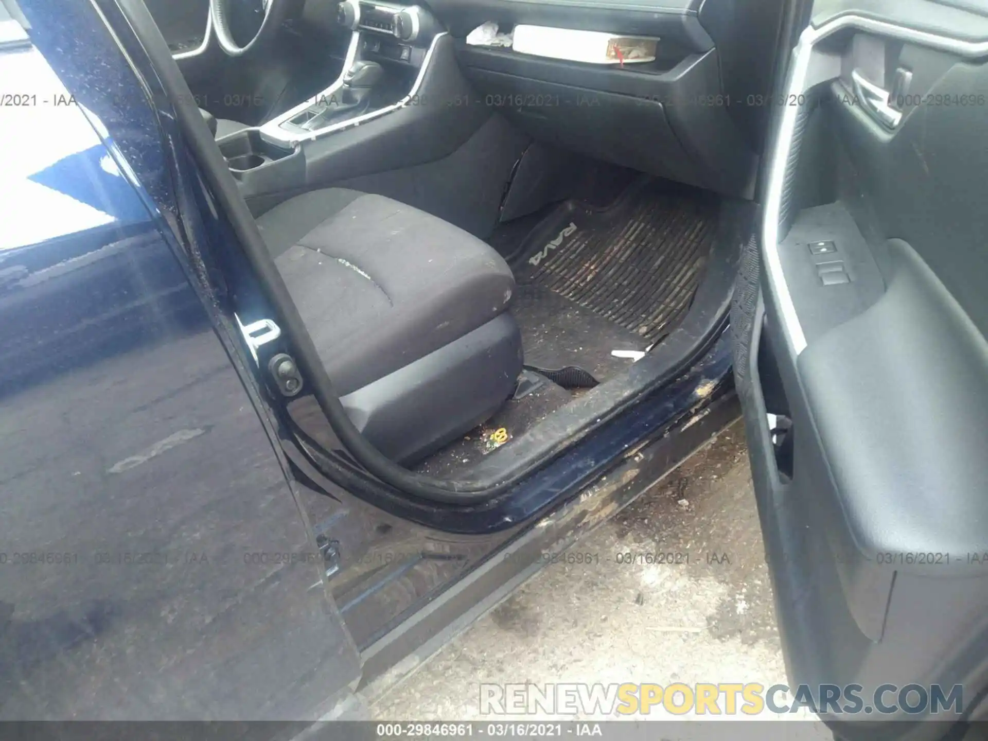 5 Photograph of a damaged car JTMP1RFV5KJ025539 TOYOTA RAV4 2019